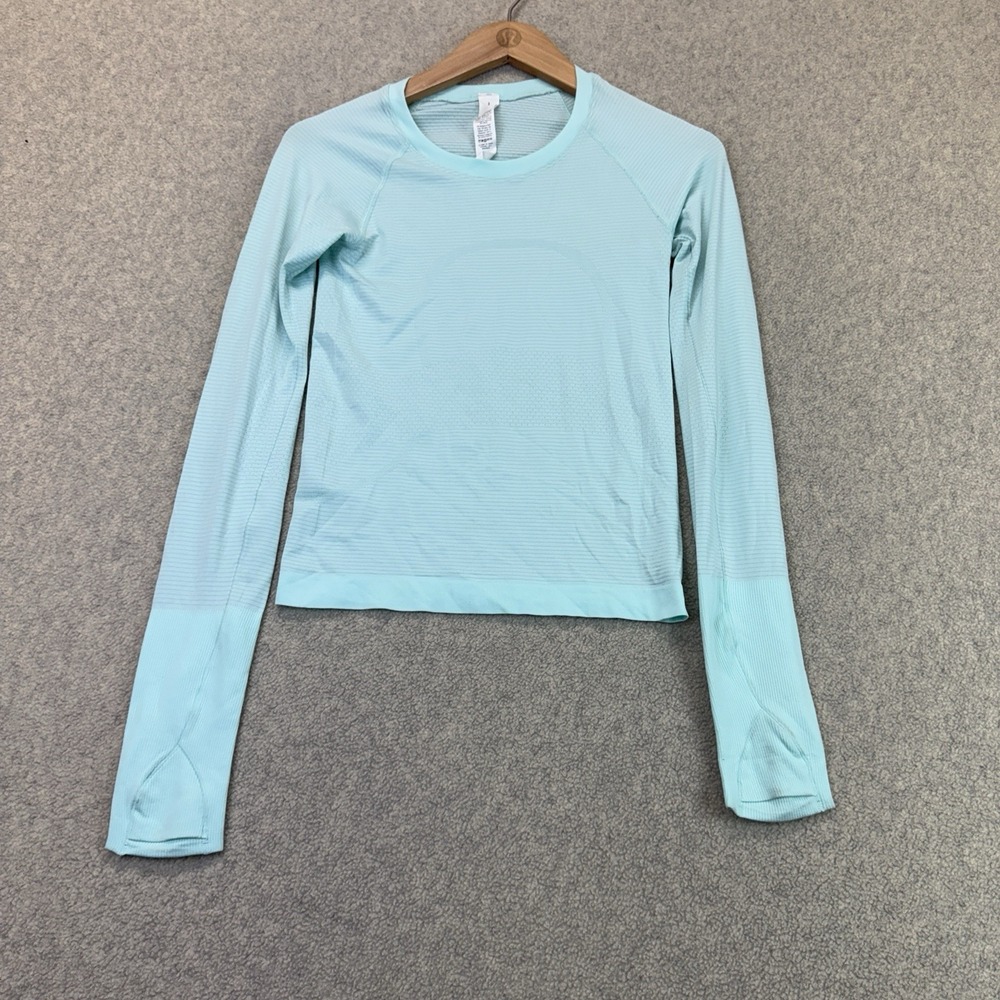 Lululemon Swiftly Tech Long Sleeve 2.0 Women's 2 Icing Blue Thumbholes